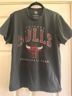 47 Chicago Bulls Black and Red Short Sleeve Tee